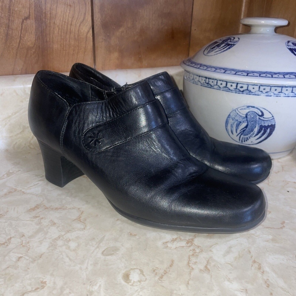 Clarks Ultimate Comfort Collection womens block heel black dress shoe size 9M